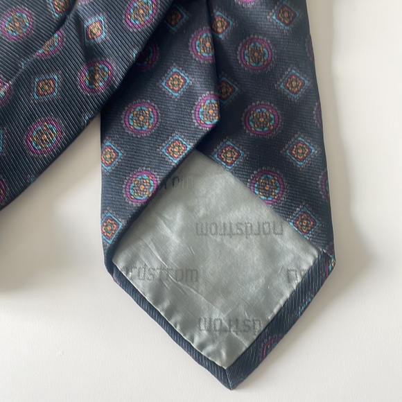Handsewn Robert Talbott Nordstrom Finest Silk Navy Design Tie - Picture 6 of 7